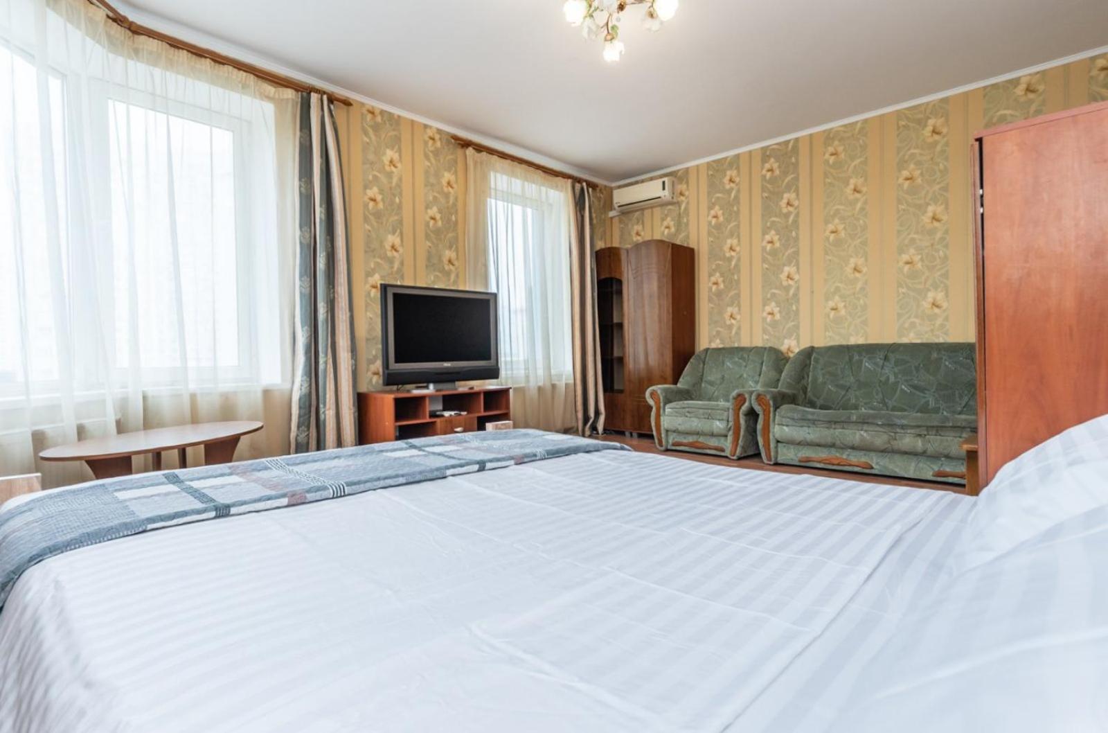 Комфортная Квартира На Метро Осокорки Kiew Exterior foto